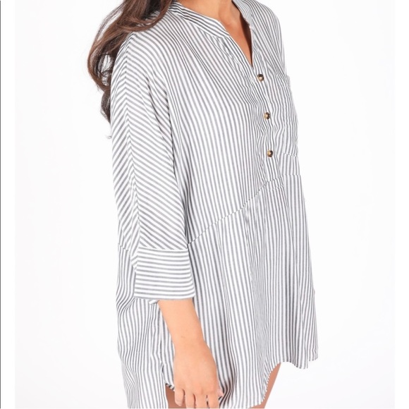 Show Me Your Mumu Striped Black White Henley Split Neck Draped Oversize Tunic S - Picture 3 of 12